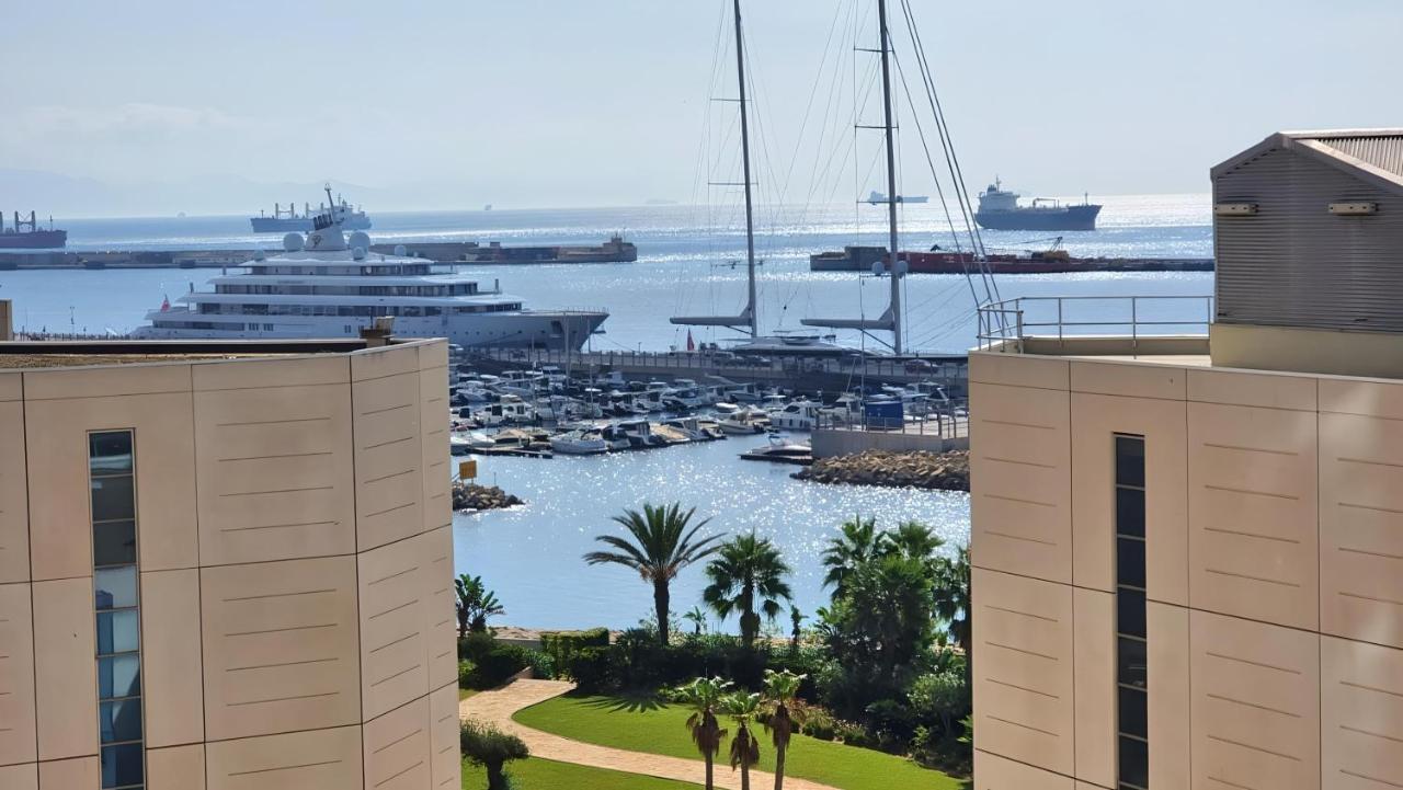 Fabulous With Aircon, Parking And Terrace Ocean View