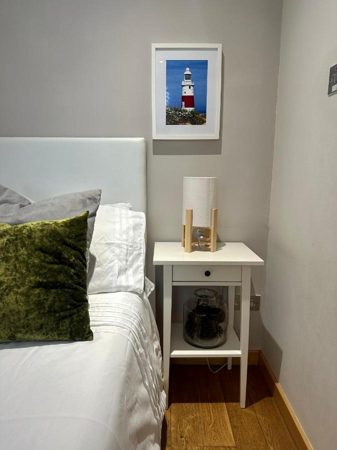 Ocean Village - Parking, Central, Marina Views, Pools, Jacuzzi Apartamento