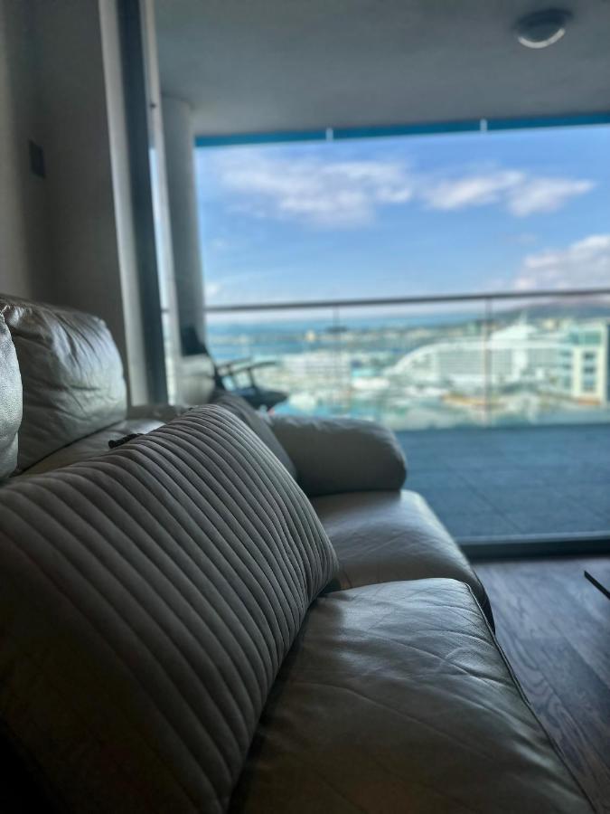 Apartamento Ocean Village - Parking, Central, Marina Views, Pools, Jacuzzi *