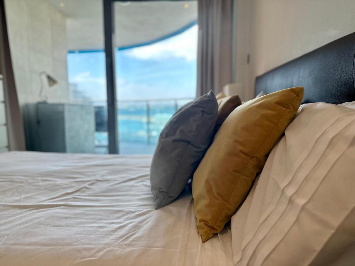 Ocean Village - Parking, Central, Marina Views, Pools, Jacuzzi Apartamento *