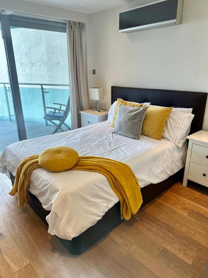 Ocean Village - Parking, Central, Marina Views, Pools, Jacuzzi Apartamento