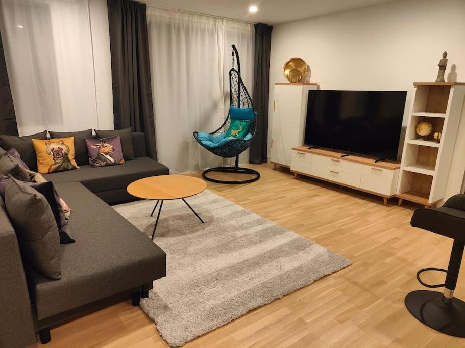 Luxury Apartment/high Floor/stunning Views/parking