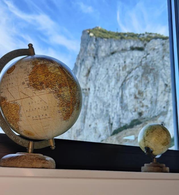 Luxury Apartment/high Floor/stunning Views/parking Gibraltar