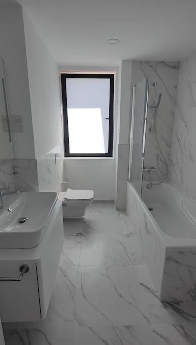 Luxury Apartment/high Floor/stunning Views/parking Apartment *