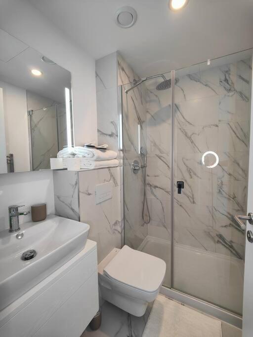 Luxury Apartment/high Floor/stunning Views/parking * Gibraltar