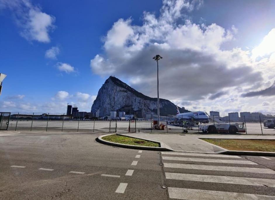 Apartment Luxury Apartment/high Floor/stunning Views/parking Gibraltar