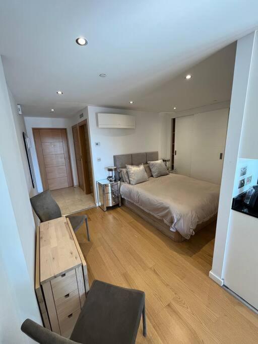 Luxury With Rooftop Pools & Views Gibraltar