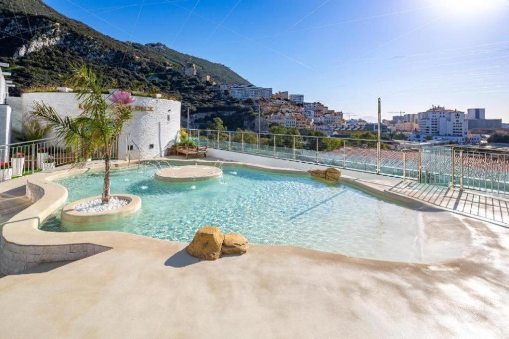 Hidden Gem At Luxurious Ocean Village * Gibraltar
