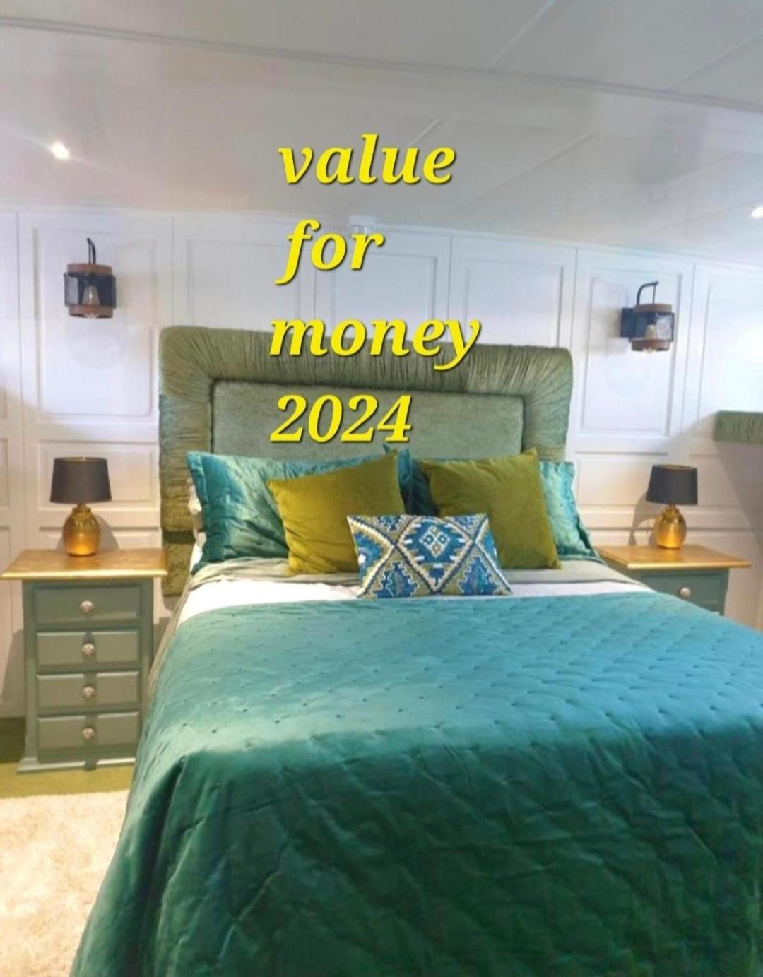 Botel Jasmine Coral Jay Boutique Boatel Ocean Village