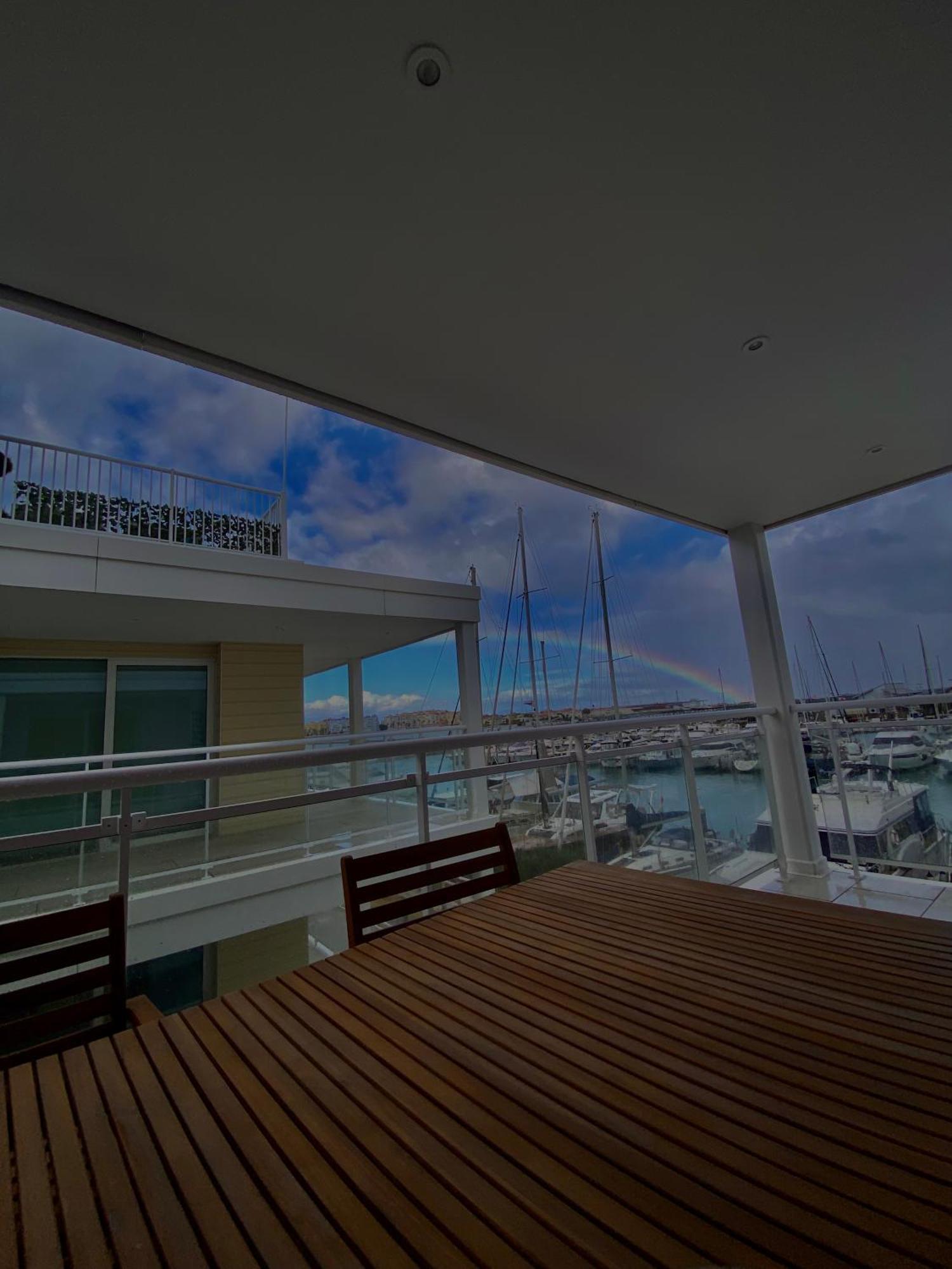 Apartment Deluxe Marina View Seafront