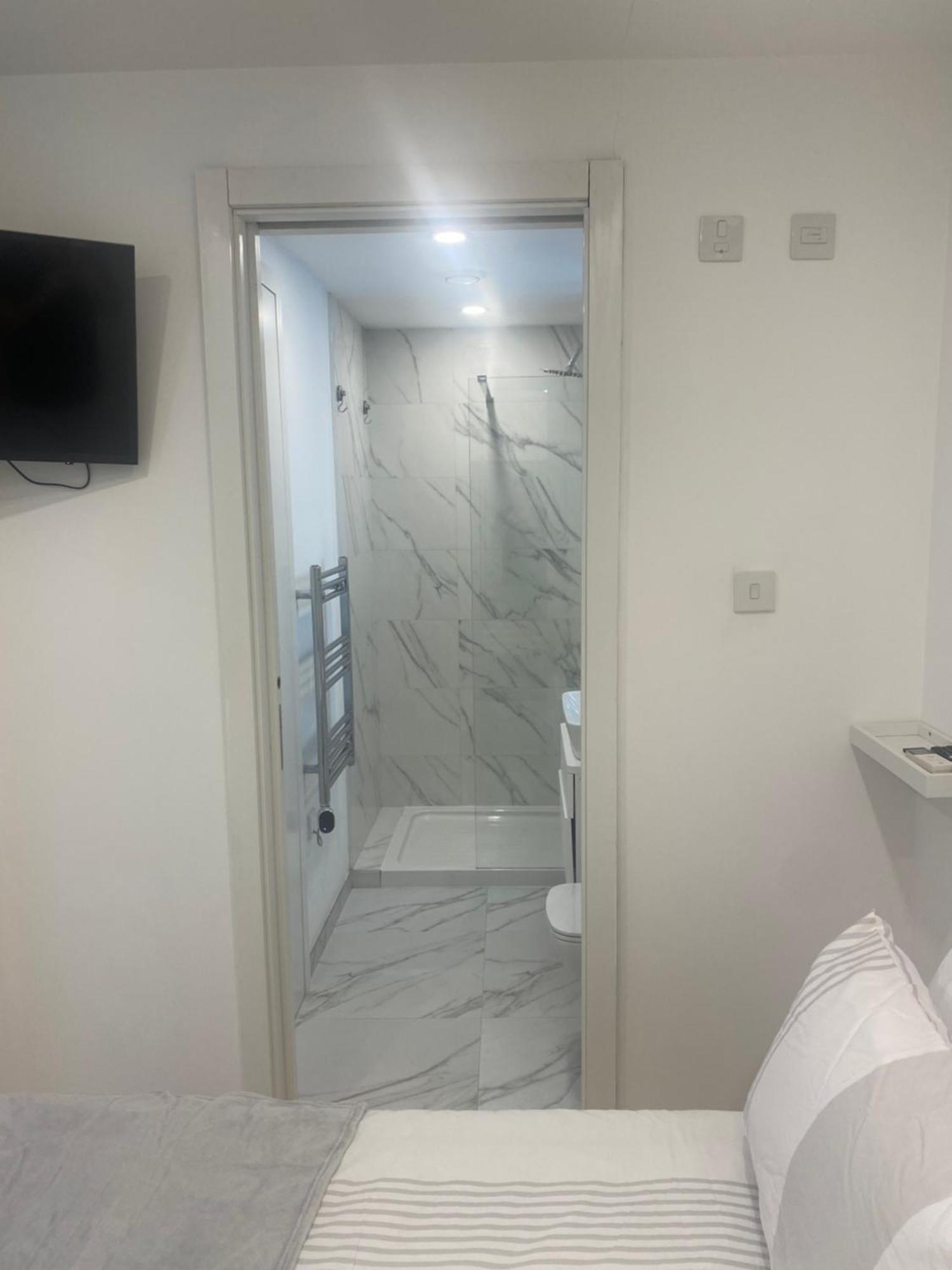 Cp Floor Luxury With And Pool Apartment