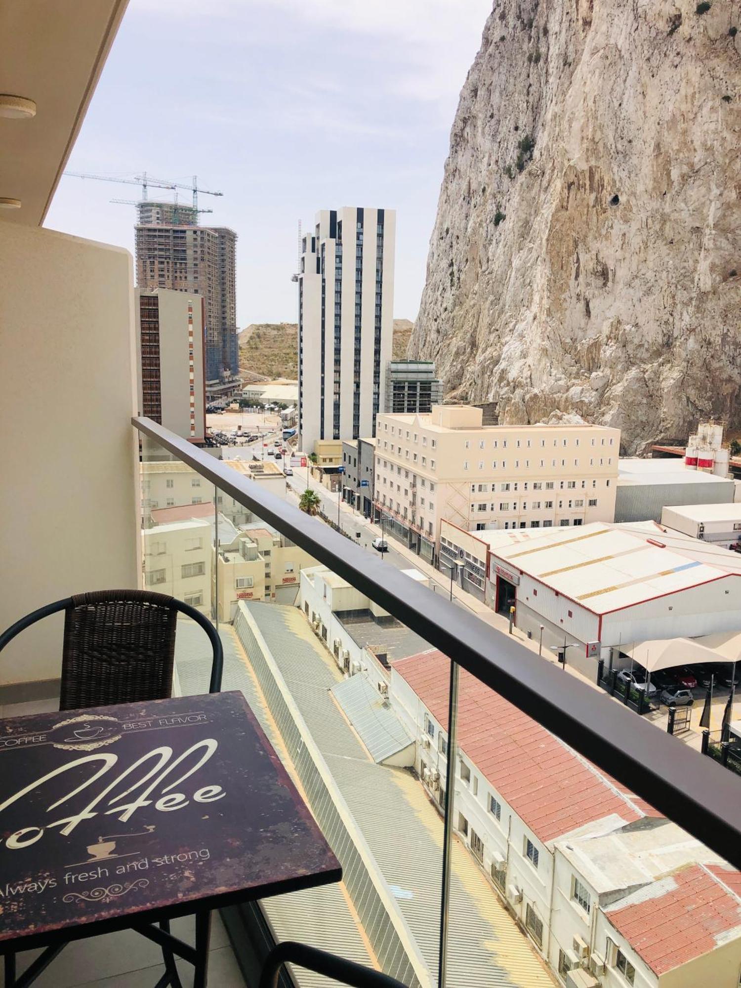 Cp High Floor Luxury Sleeps 3 Apartment *