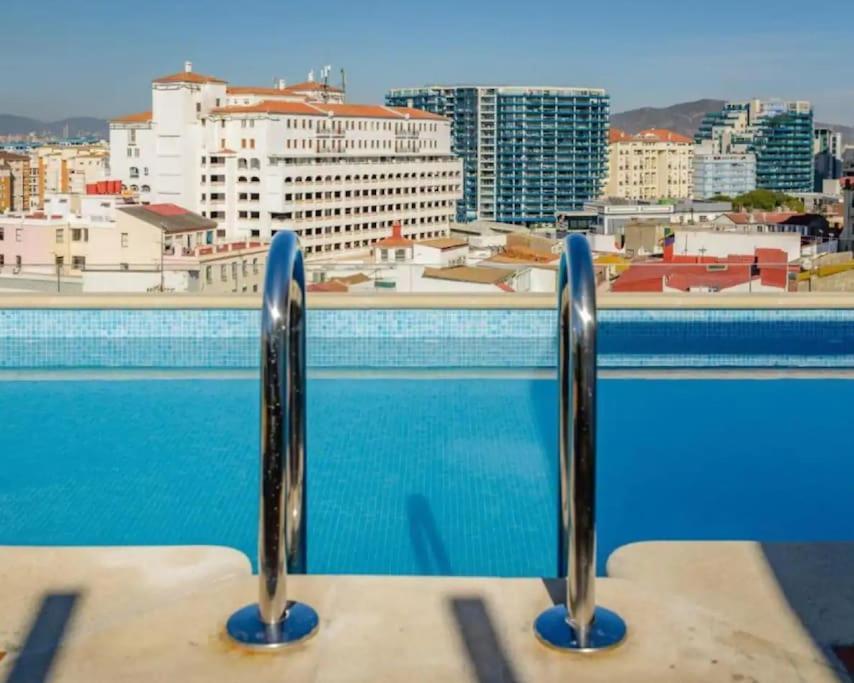 The Centre - Modern Family With Rooftop Pool & Terrace - Children For Free