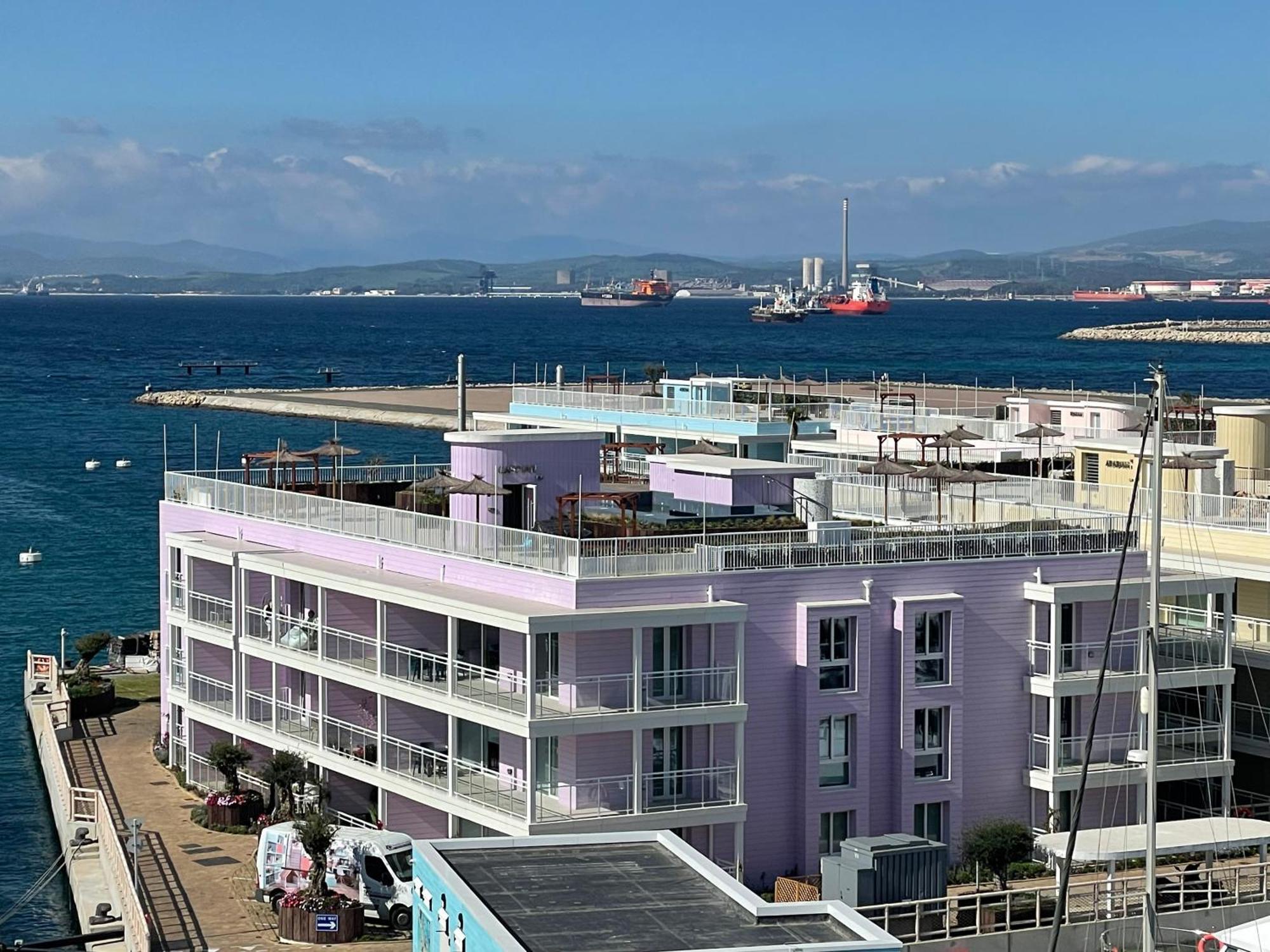Deluxe Marina View Seafront Apartment Gibraltar