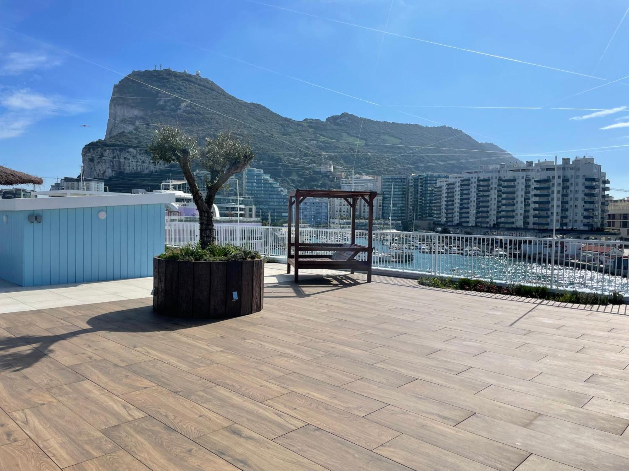 Apartment Deluxe Marina View Seafront *