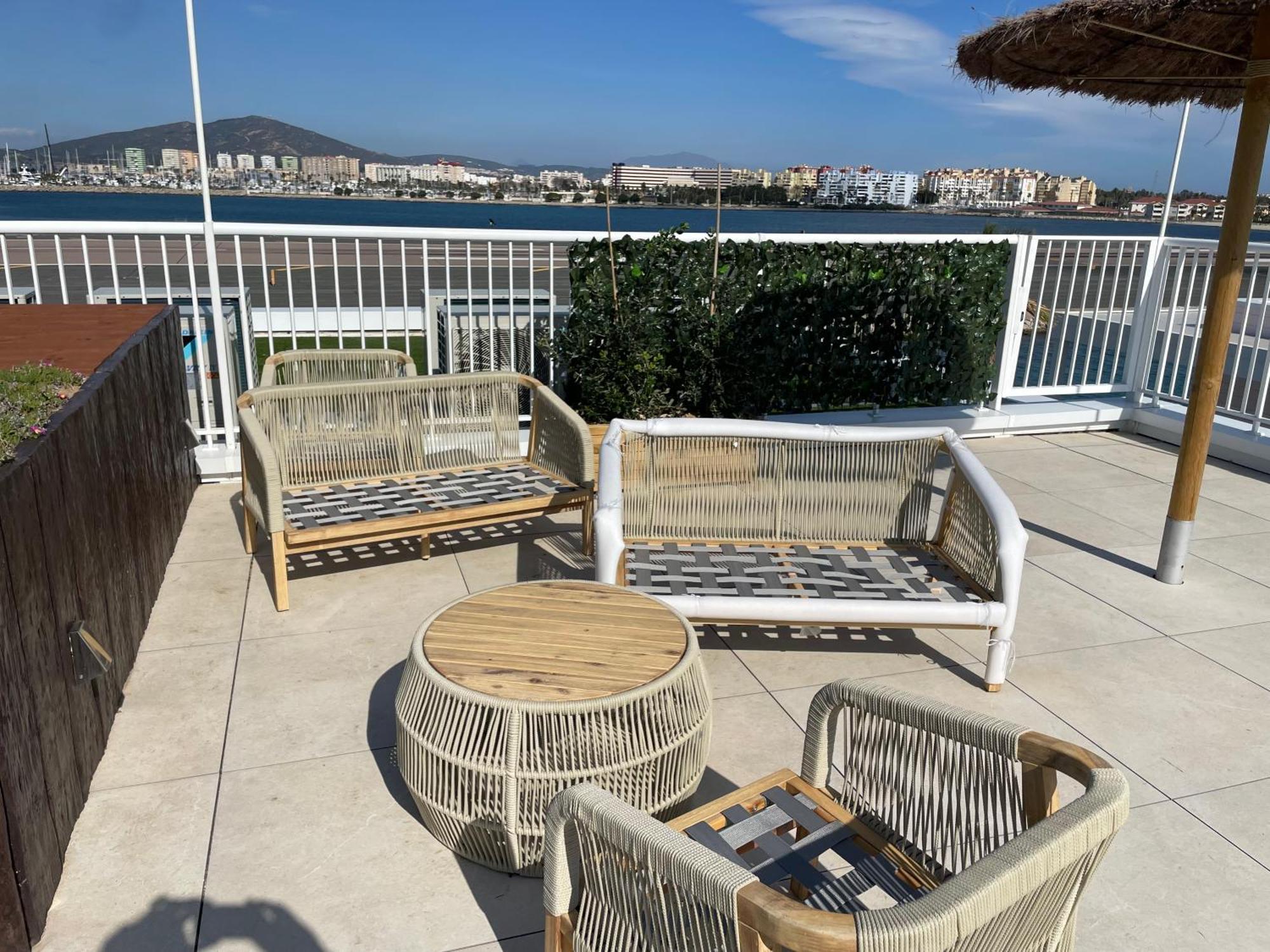 Apartment Deluxe Marina View Seafront *