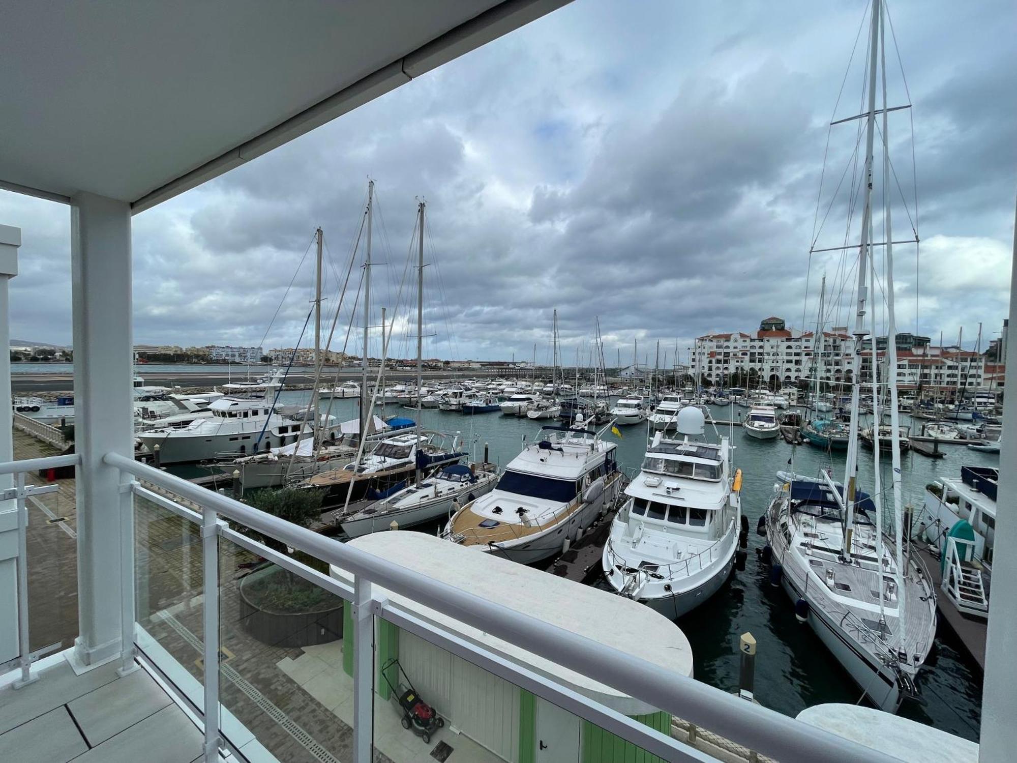 Deluxe Marina View Seafront * Gibraltar