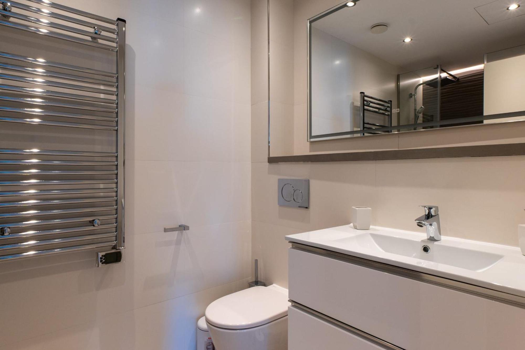 Marina Club Luxury-hosted By Sweetstay Apartment