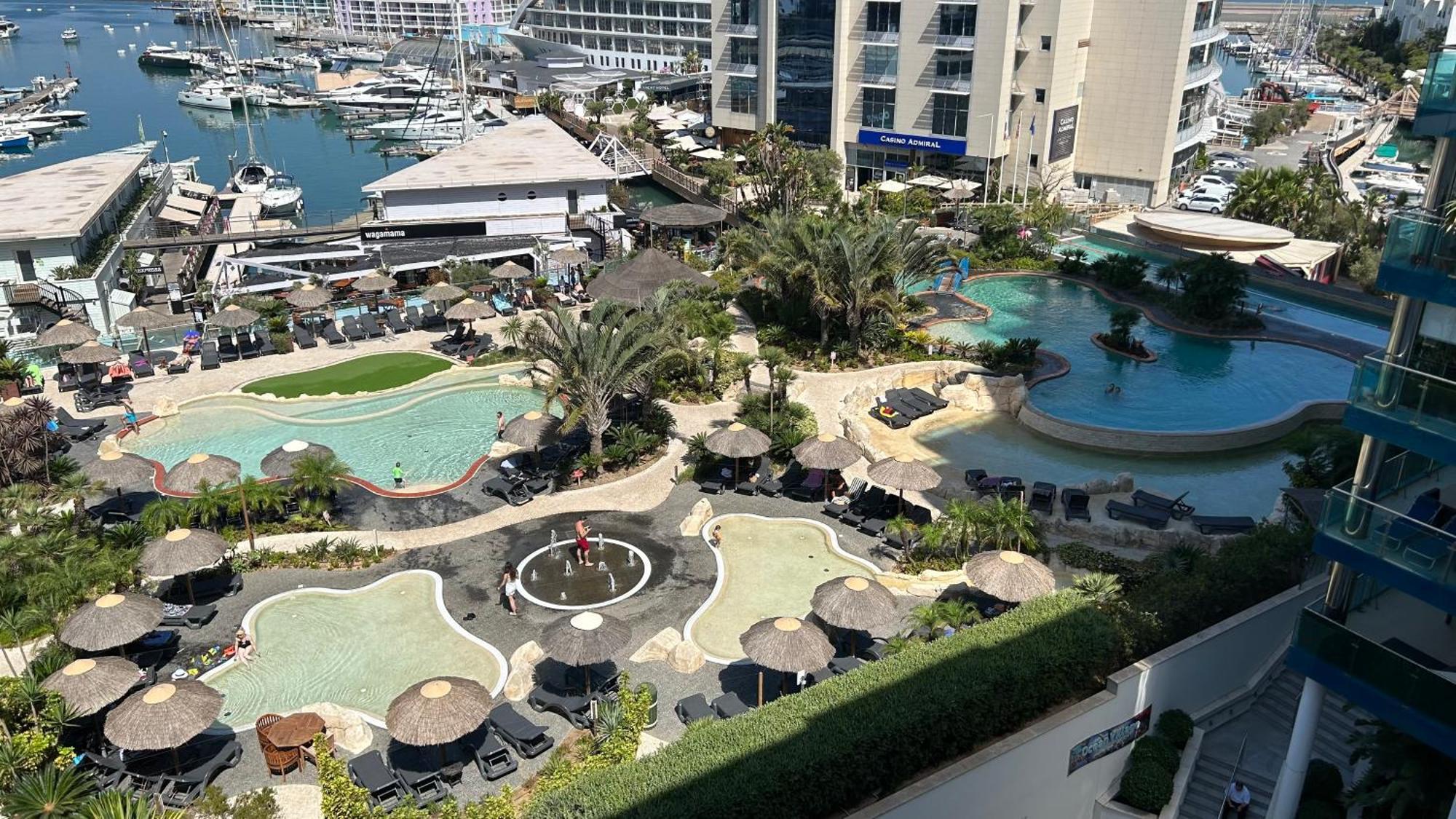 Ocean Village Luxury 2 Bed 2 Bath - Amazing Views - Pools And Jacuzzis * Gibraltar
