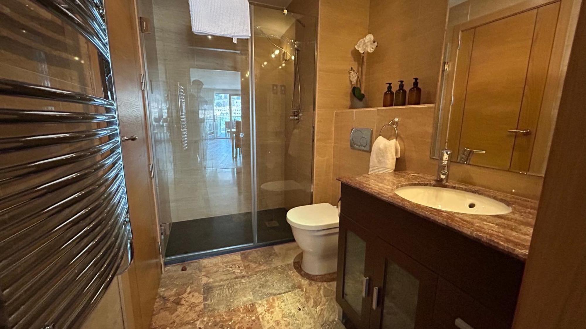 Ocean Village Luxury 2 Bed 2 Bath - Amazing Views - Pools And Jacuzzis