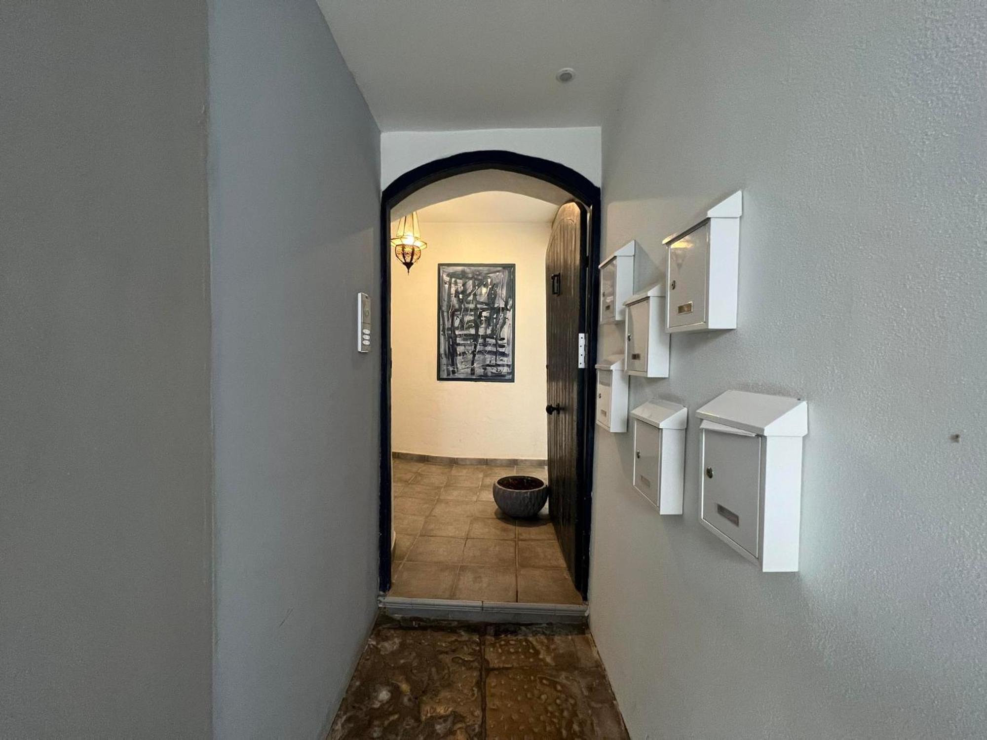 2br 2ba With Private Patio Your Serene Escape * Gibraltar