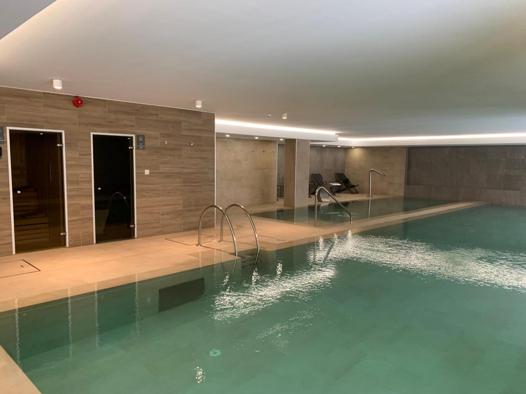 Brand New Luxury 1 Bed 2 Bath - & Pool