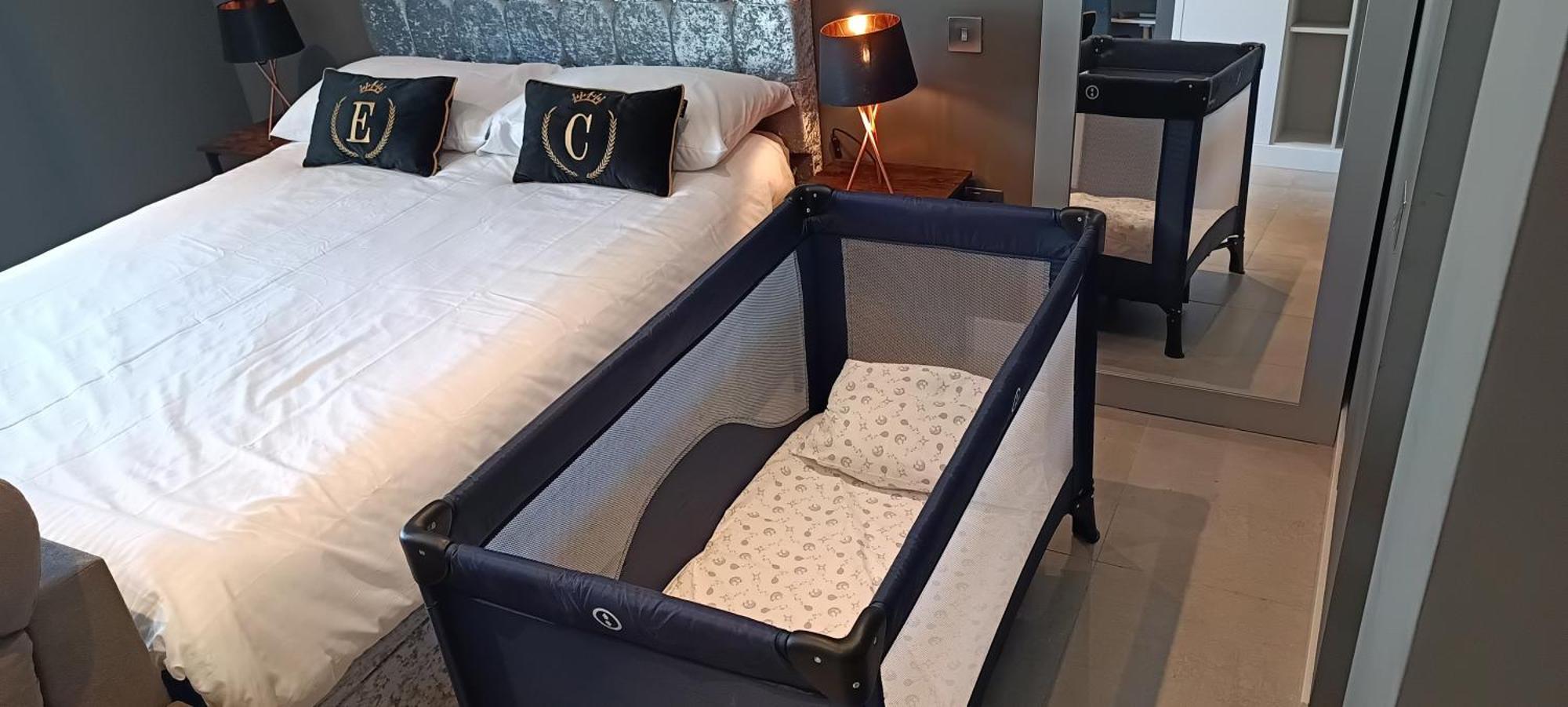 New - In Eurocity - Large Pool - Rock Or Sea Views - Balcony - Free Parking - And Short Let In Căn hộ