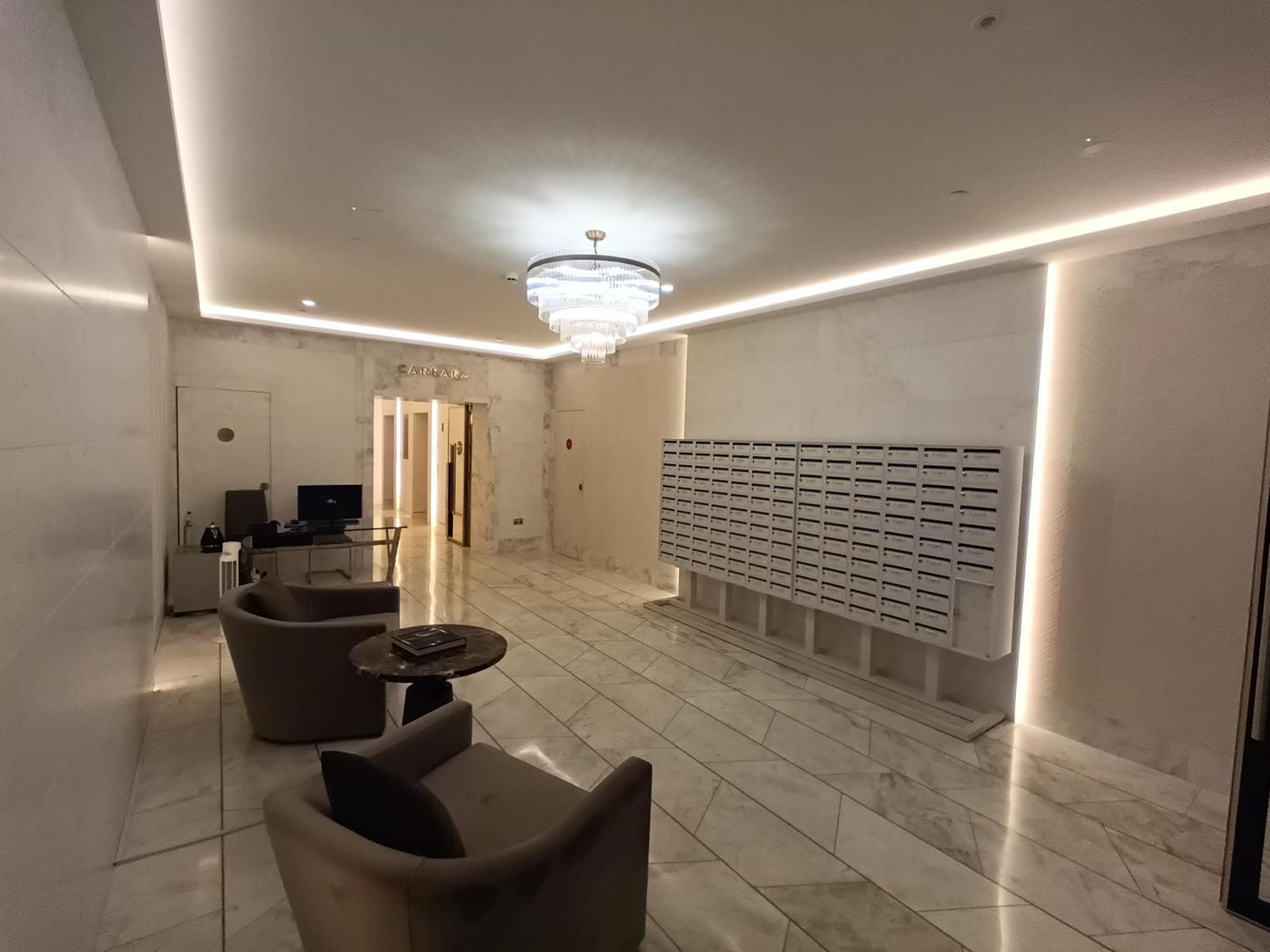 New - In Eurocity - Large Pool - Rock Or Sea Views - Balcony - Free Parking - And Short Let In Gibraltar