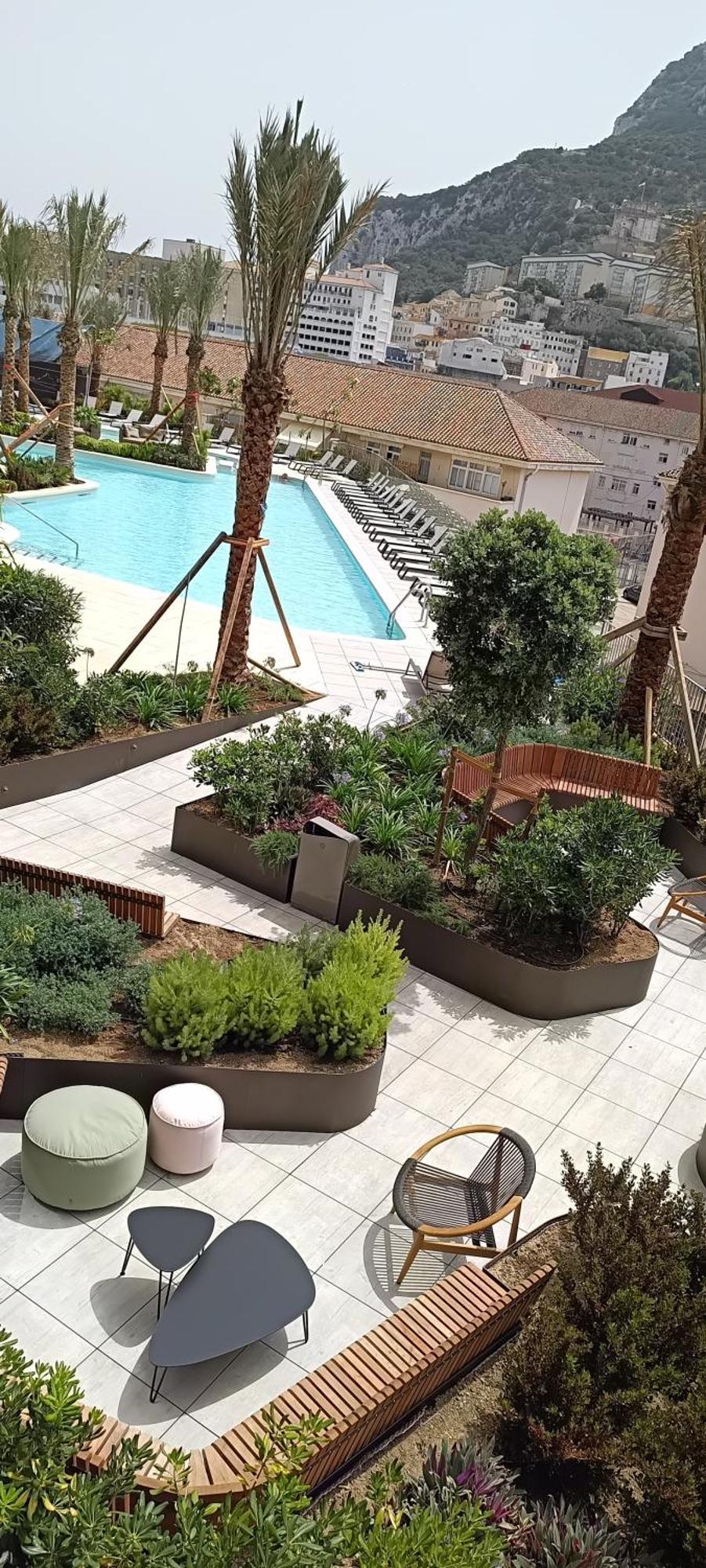 New - In Eurocity - Large Pool - Rock Or Sea Views - Balcony - Free Parking - And Short Let In