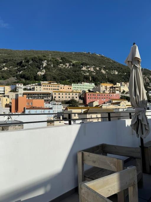 Apartamento Sleek Oasis In The Heart Of - Sleeps 6 *