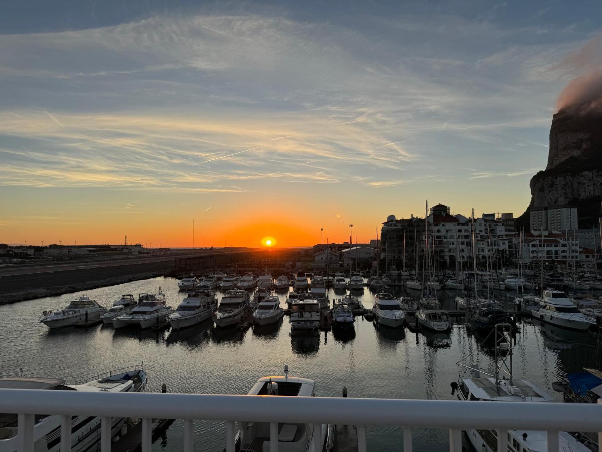 Marina Club Luxury Private With Pool And Incredible Views * Gibraltar