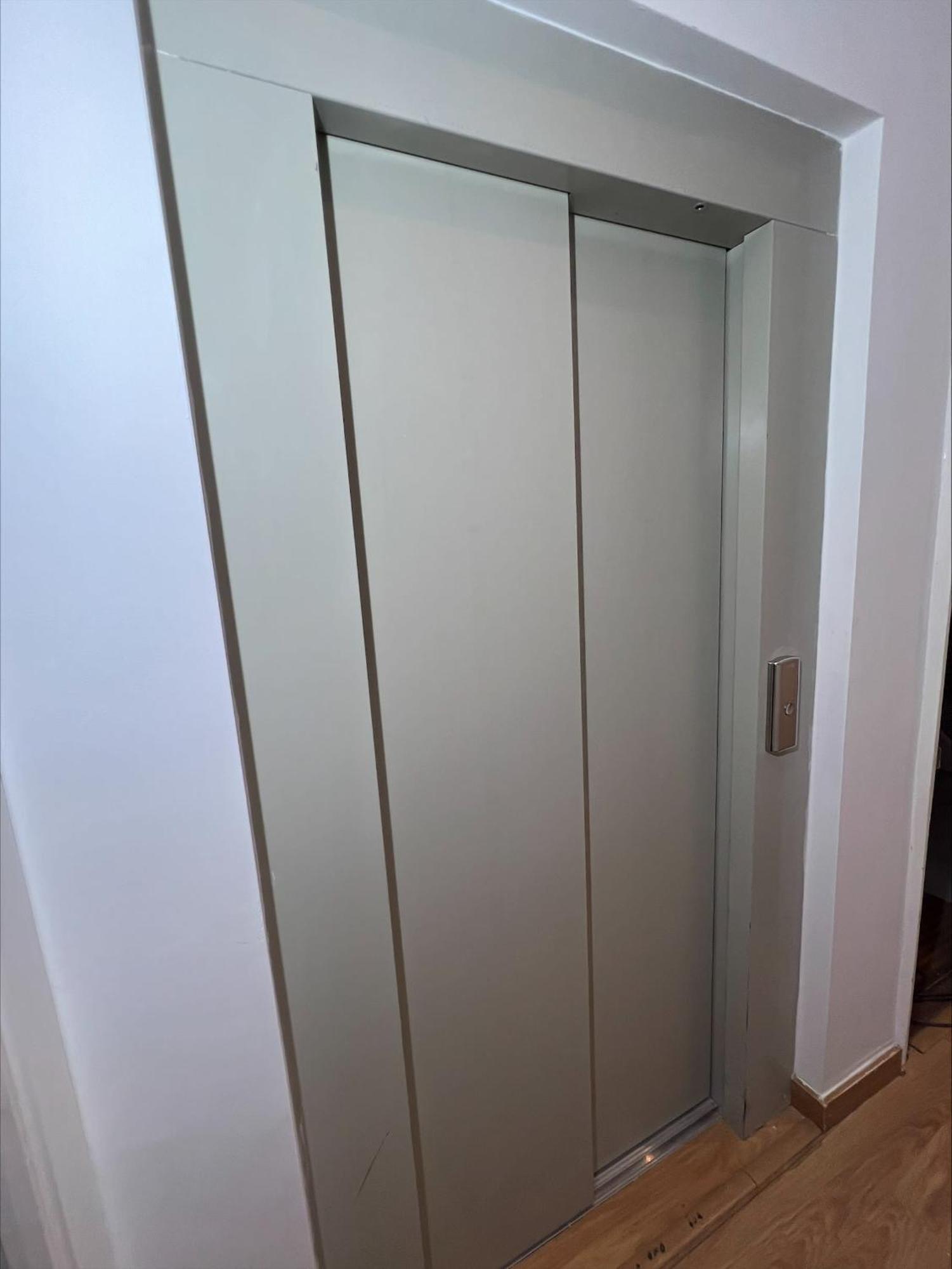 2-br Gem In Gibraltar's Heart Apartment *