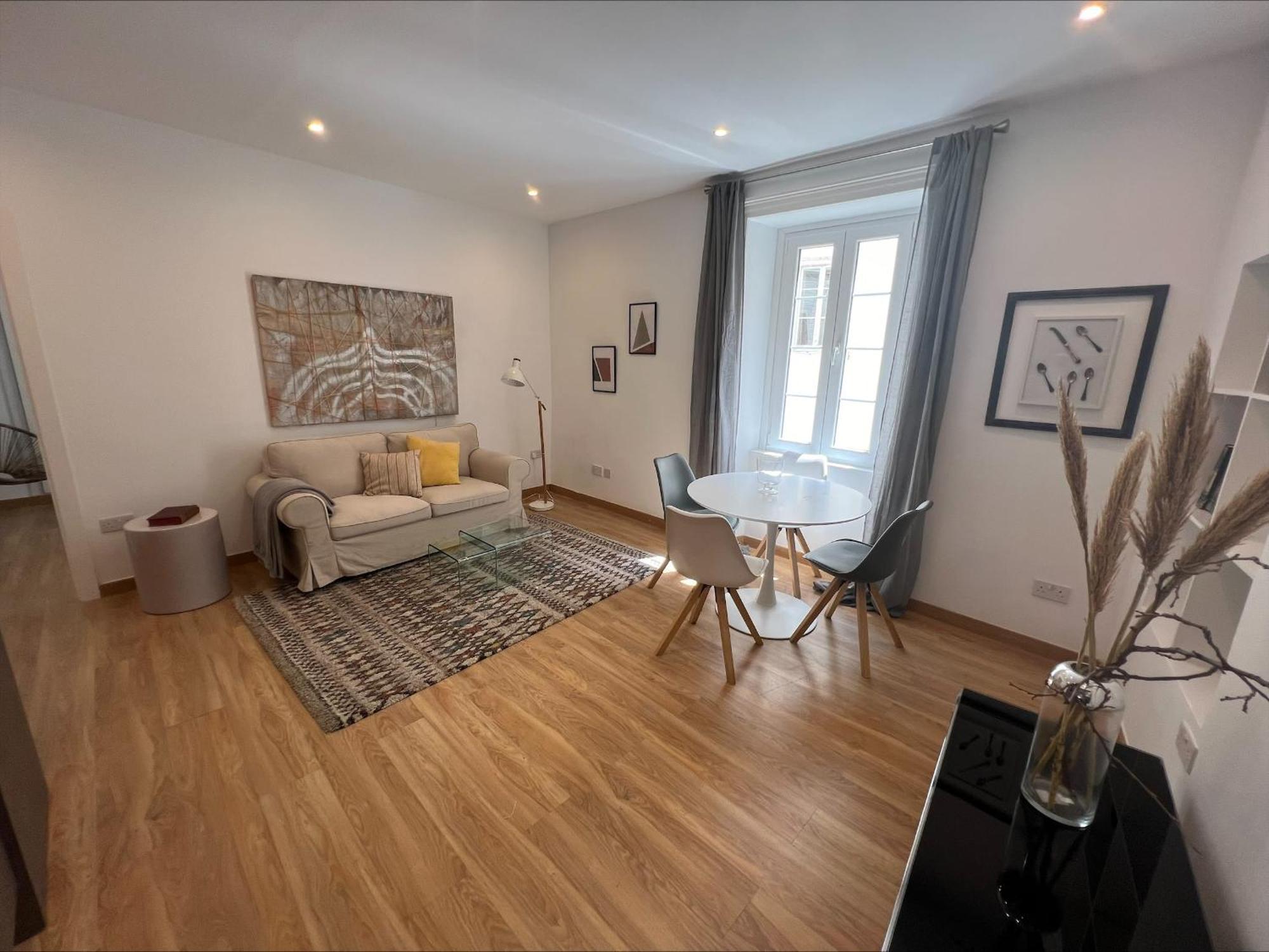 Apartment 2-br Gem In Gibraltar's Heart Gibraltar