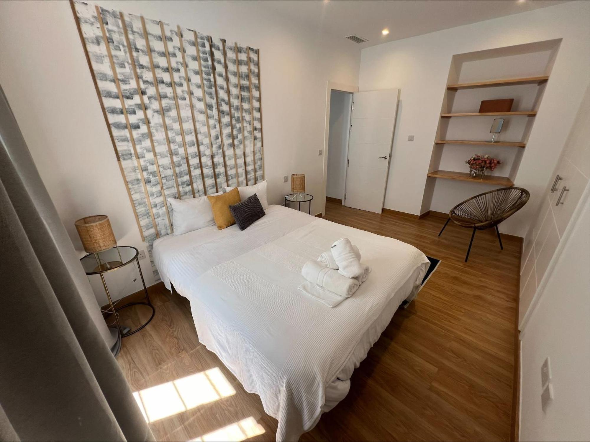 2-br Gem In Gibraltar's Heart Apartment *