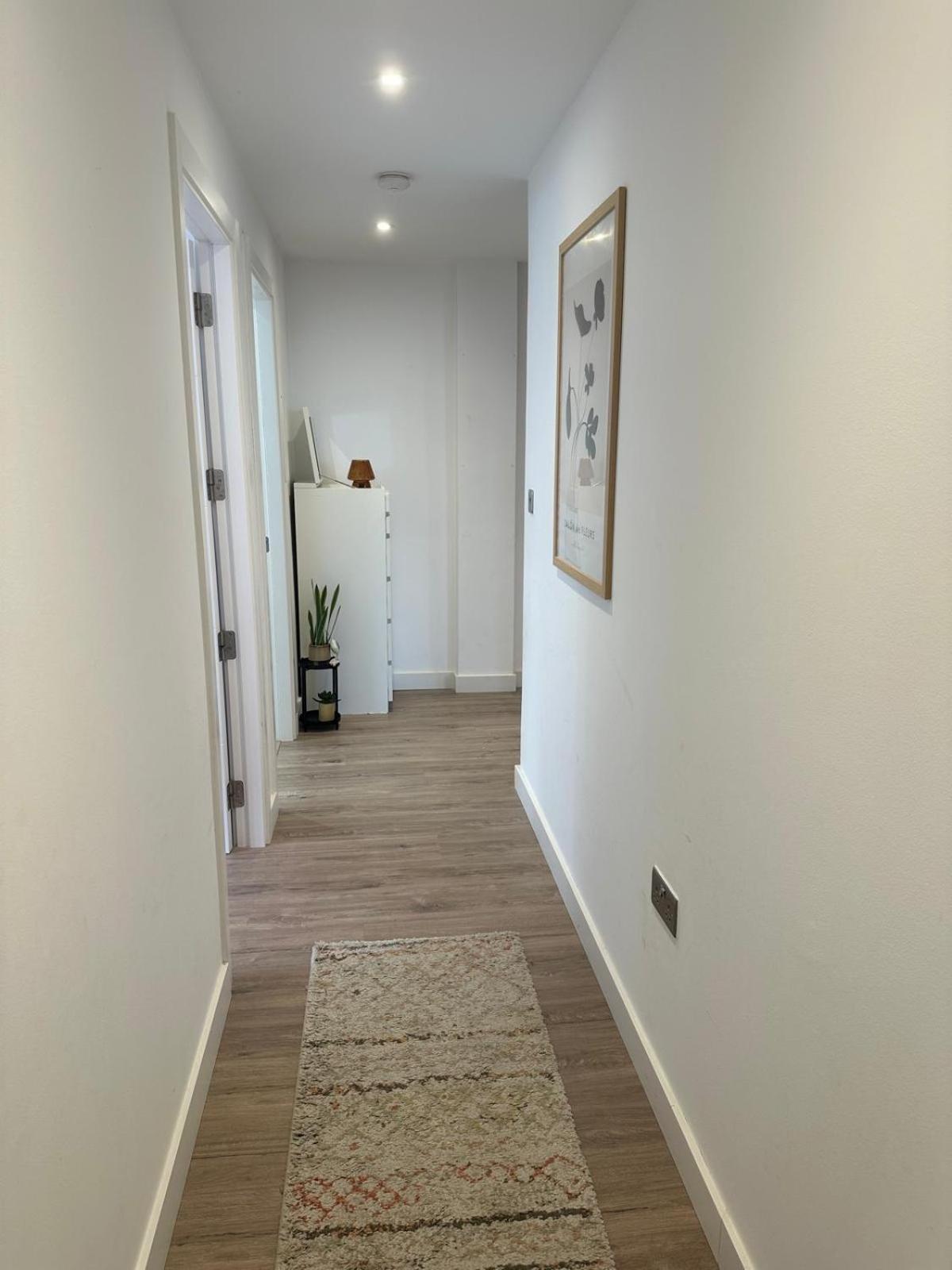 Apartment 269 Main Street 3 Bedrooms Gem *