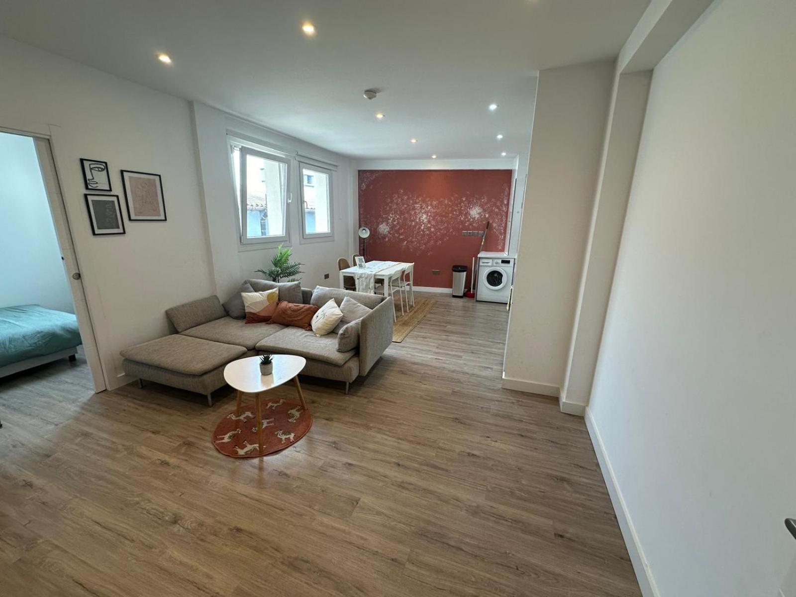 Apartment 269 Main Street 3 Bedrooms Gem *