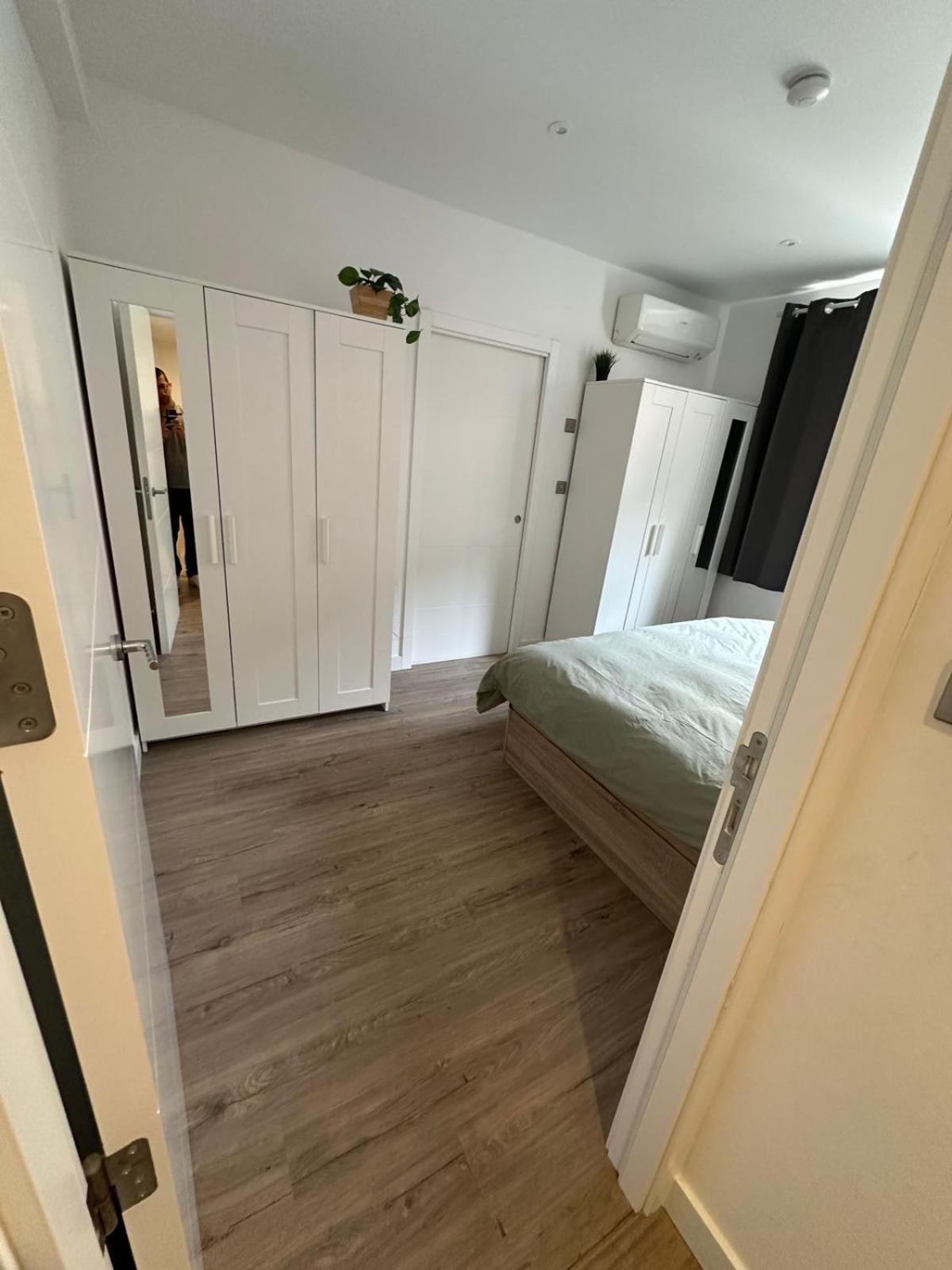 Apartment 269 Main Street 3 Bedrooms Gem *