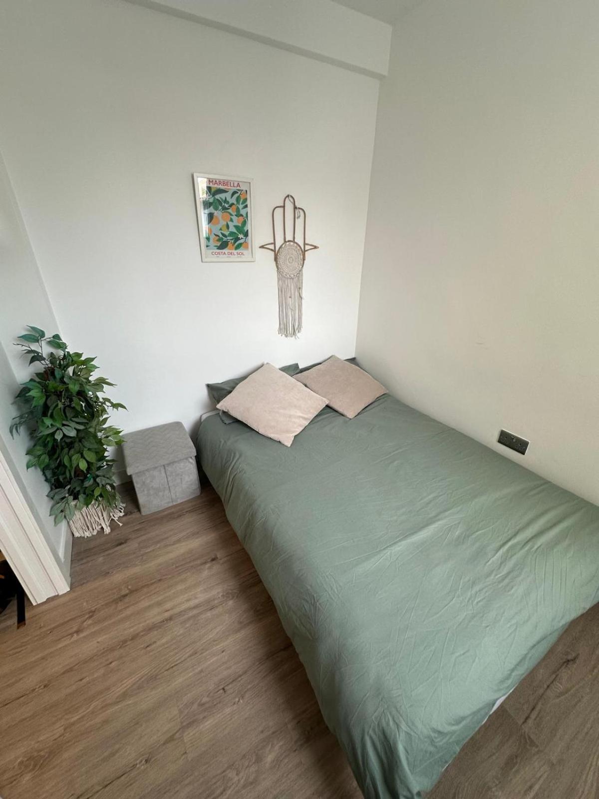 Apartment 269 Main Street 3 Bedrooms Gem *