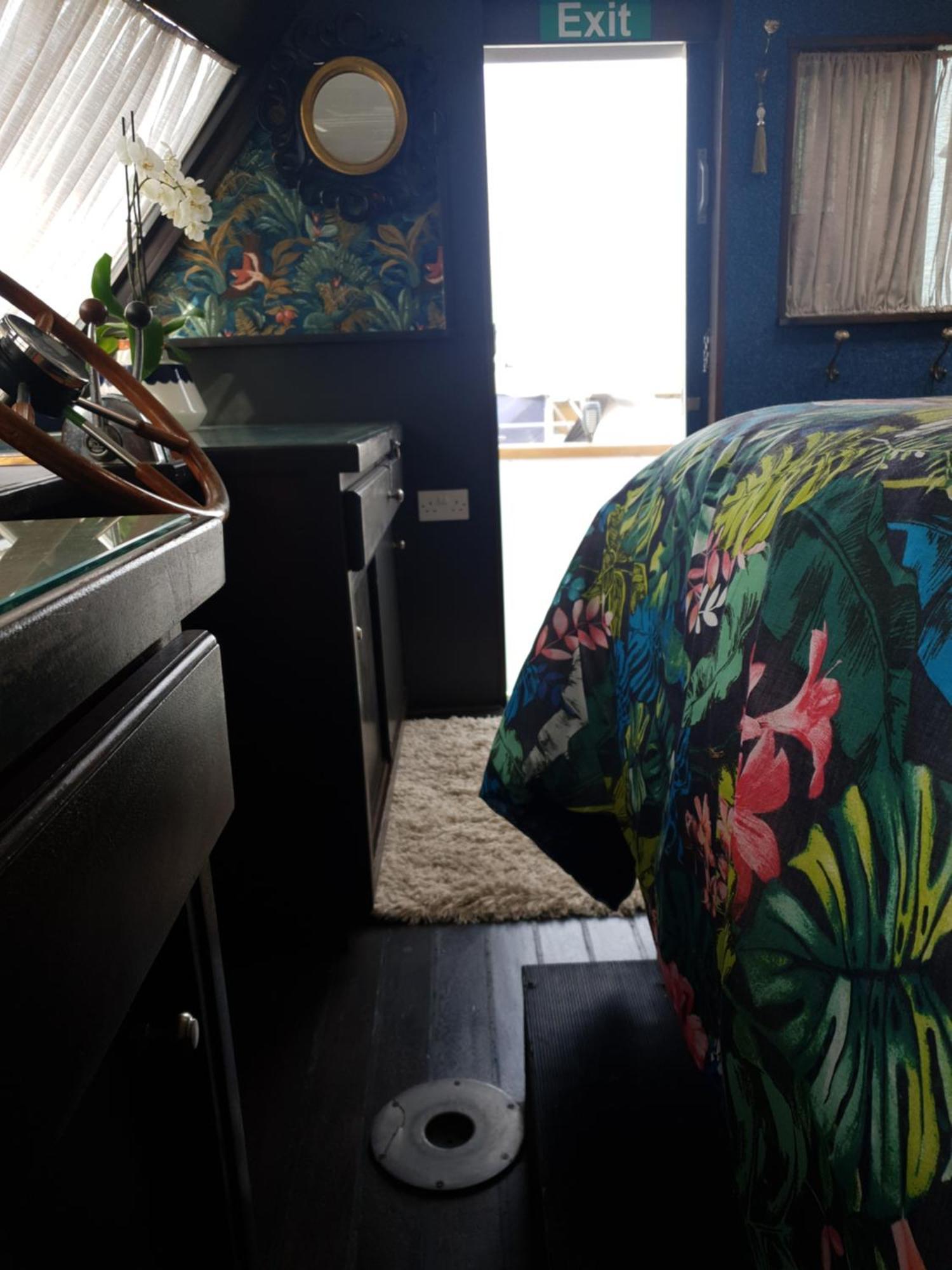 Jasmine Coral Jay Boutique Boatel Ocean Village *