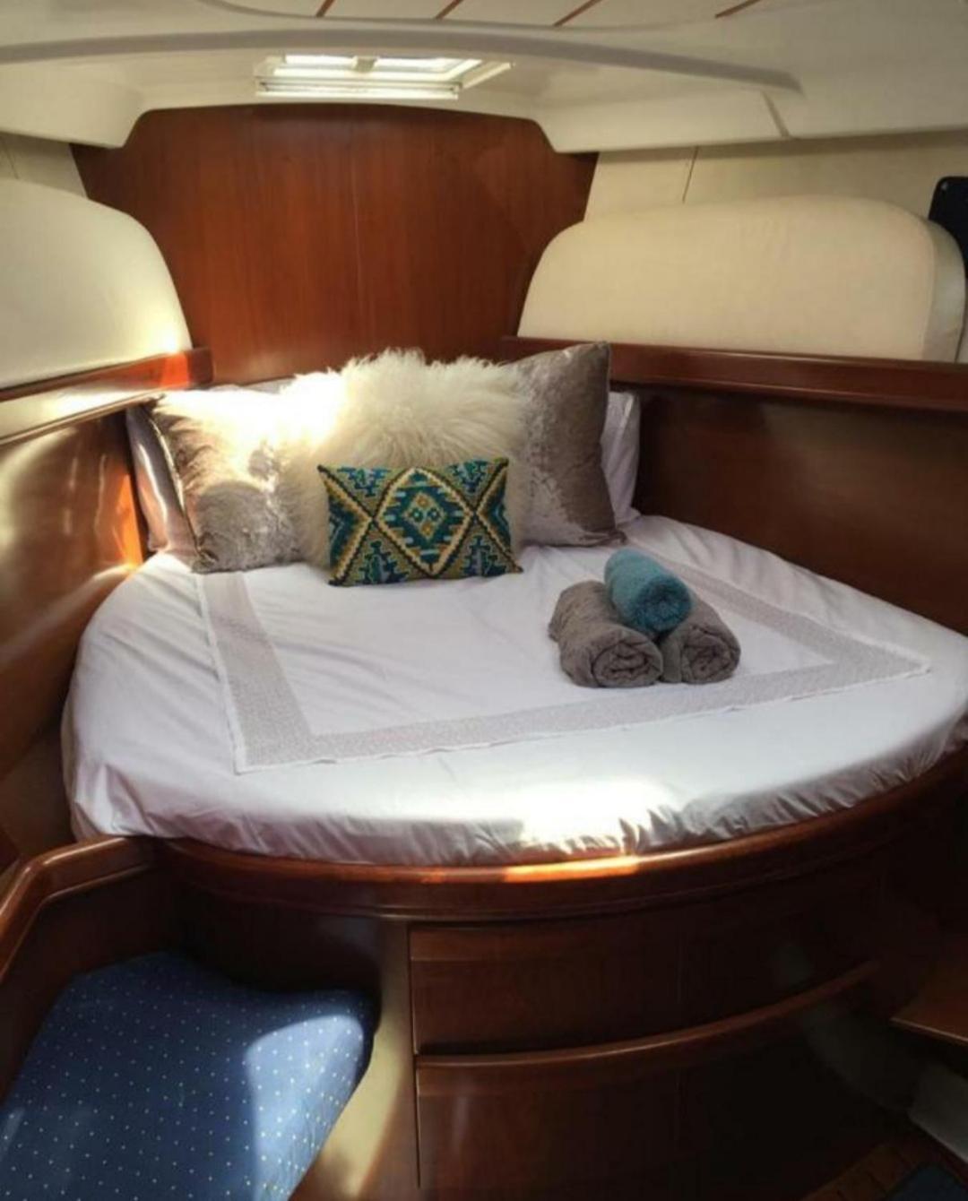Jasmine Coral Jay Boutique Boatel Ocean Village Botel *