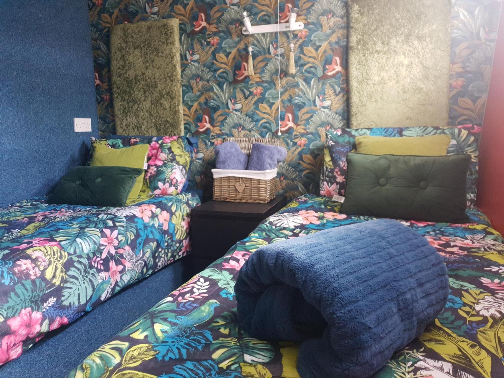 Jasmine Coral Jay Boutique Boatel Ocean Village Botel *