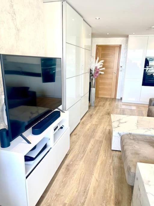 Ocean Village High Floor Luxury Modern