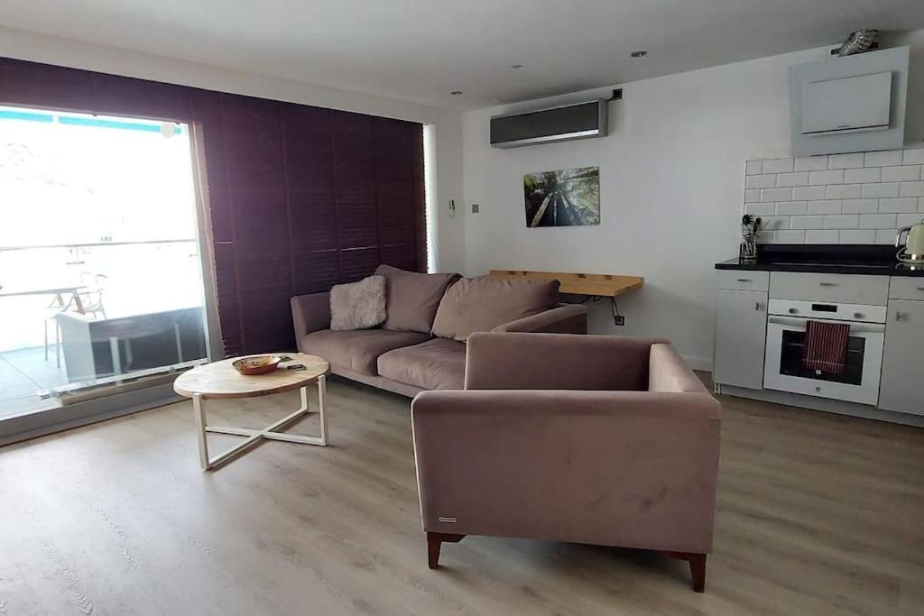 Ocean Village In Apartment