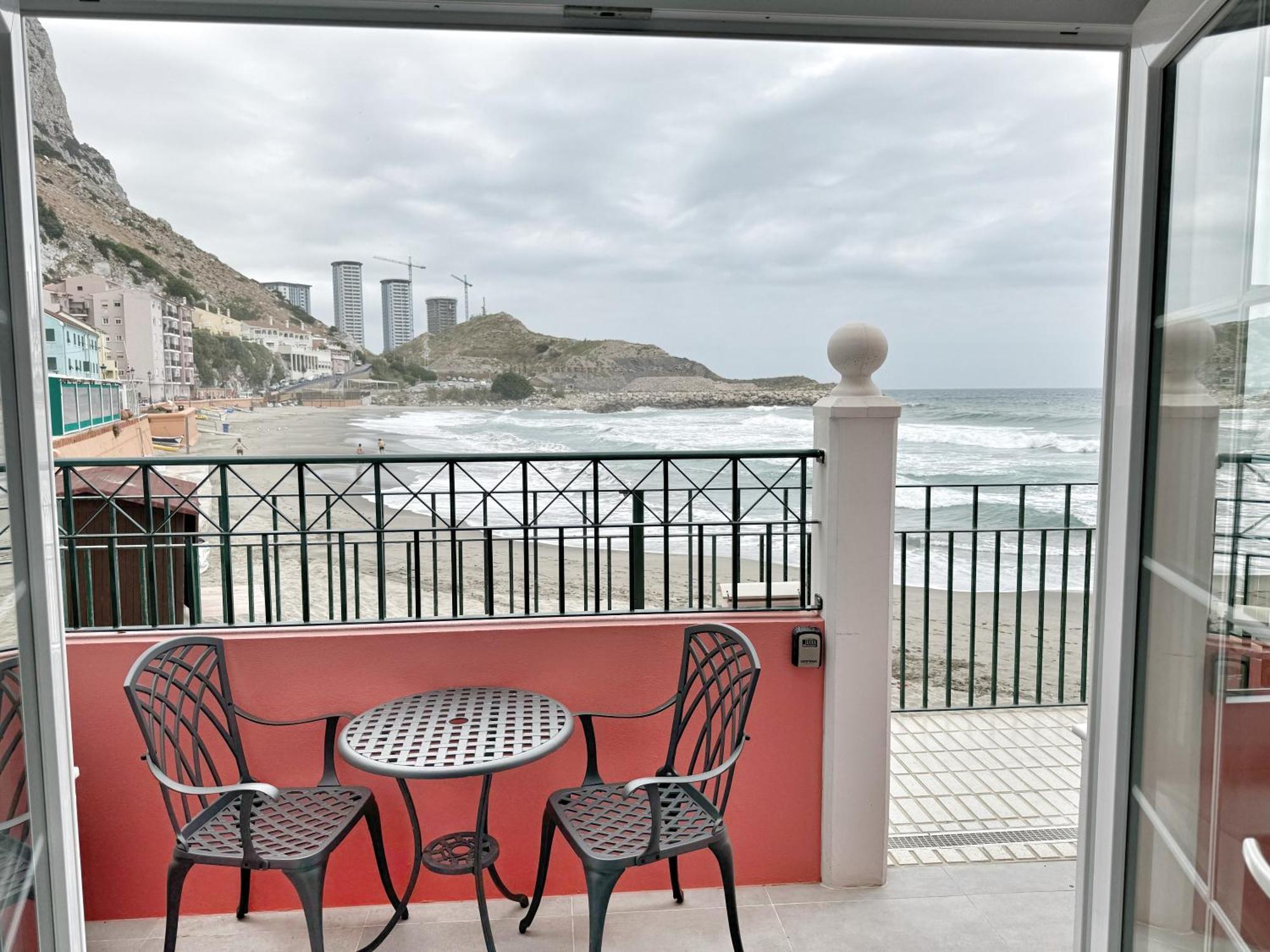 Luxury Catalan Bay House - Sea + Rock Views Apartment