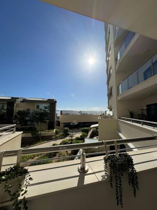 Luxury 1 Bed With Pool And Sea Views