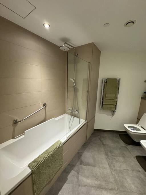 Luxury 1 Bed With Pool And Sea Views Apartment *