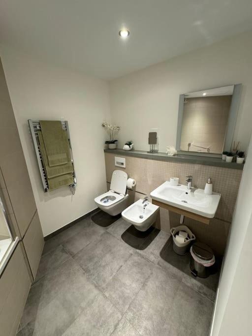 Luxury 1 Bed With Pool And Sea Views Apartment