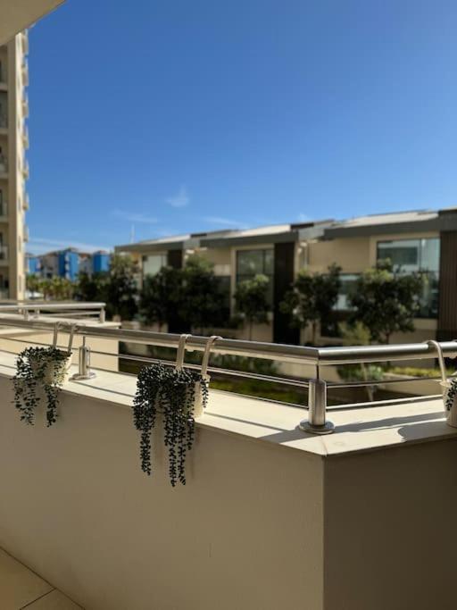 Luxury 1 Bed With Pool And Sea Views Apartment *