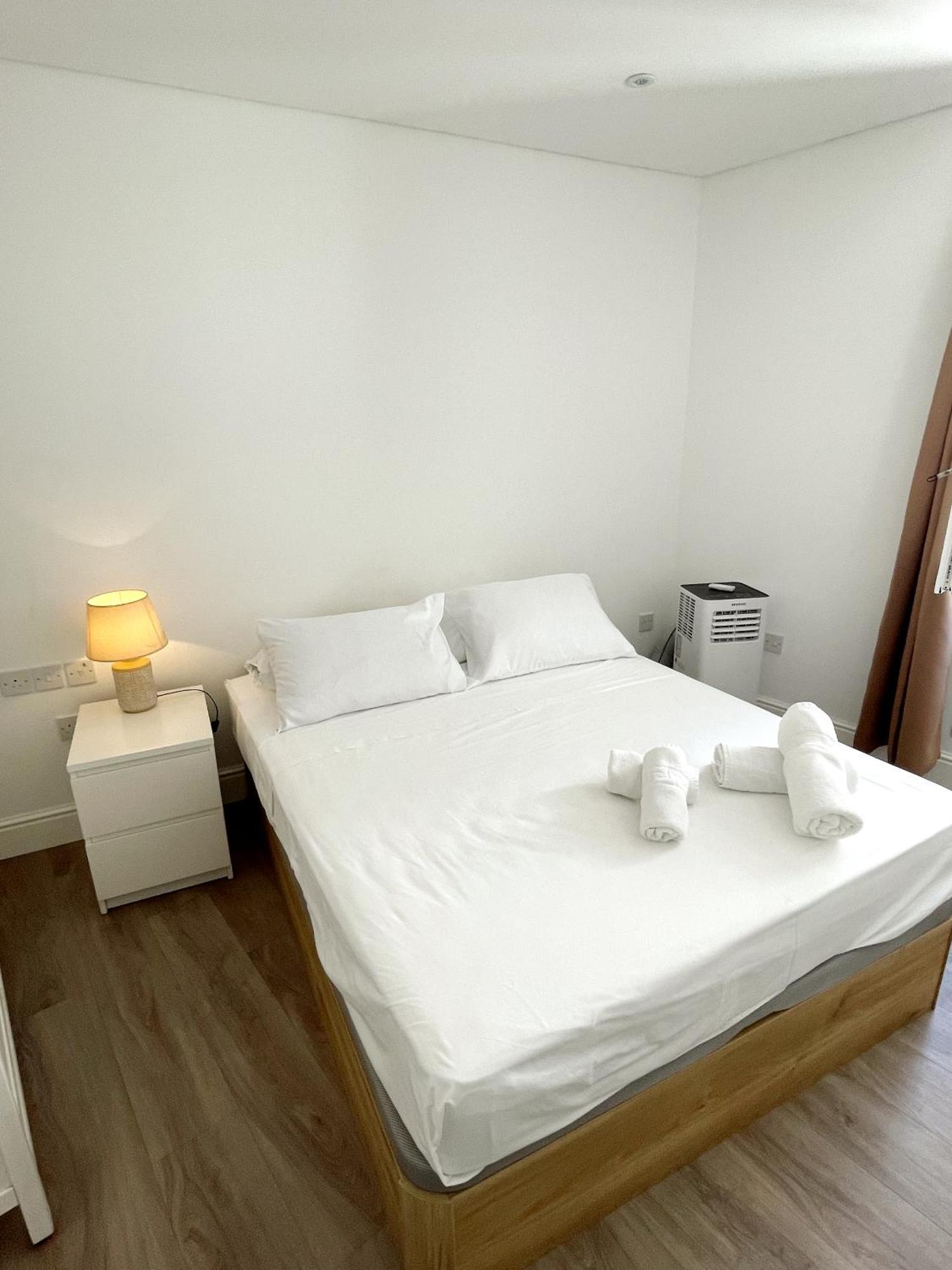 Deluxe Centre Two Bedroom - Grand House * Gibraltar