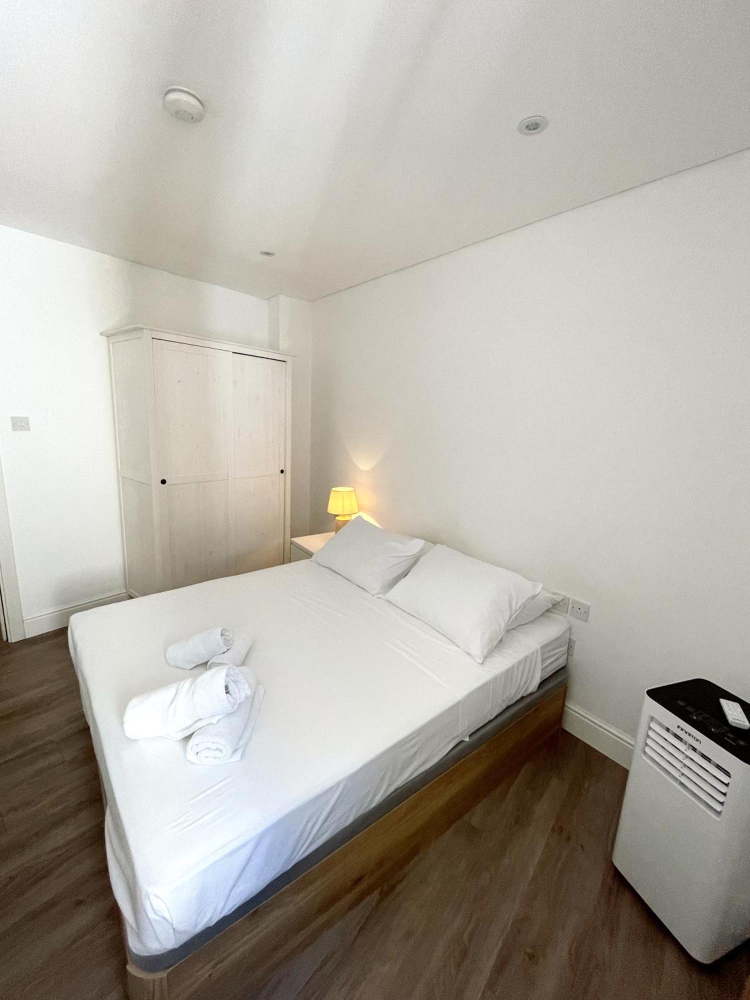 Apartment Deluxe Centre Two Bedroom - Grand House Gibraltar